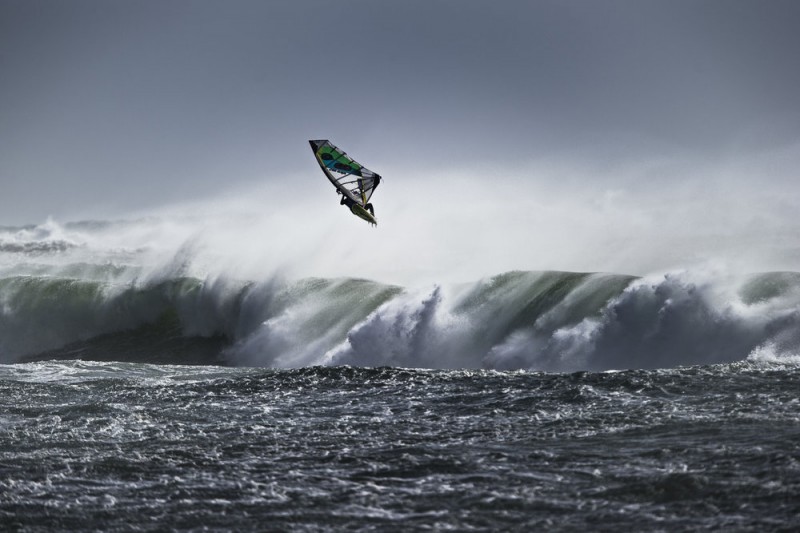 action-from-red-bull-storm-chase-mission-2-in-tasmania-in-august-2013.jpg