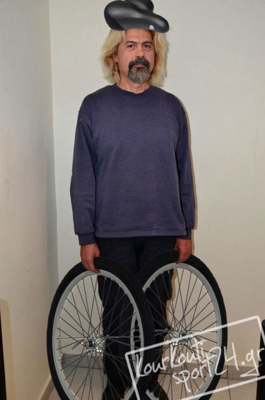xristodoulos-ksiros-hair-extra-bike.jpg