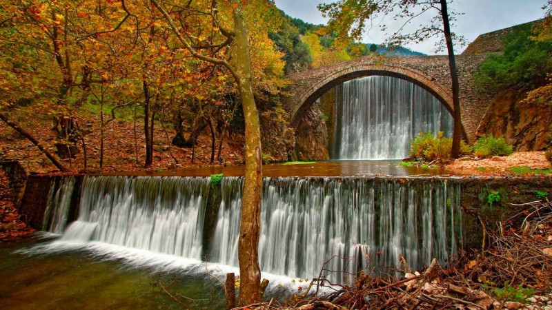 Paleokaria Bridge over the Portaikos River near Trikala, Greece - Hercules Milas]Alamy.jpg