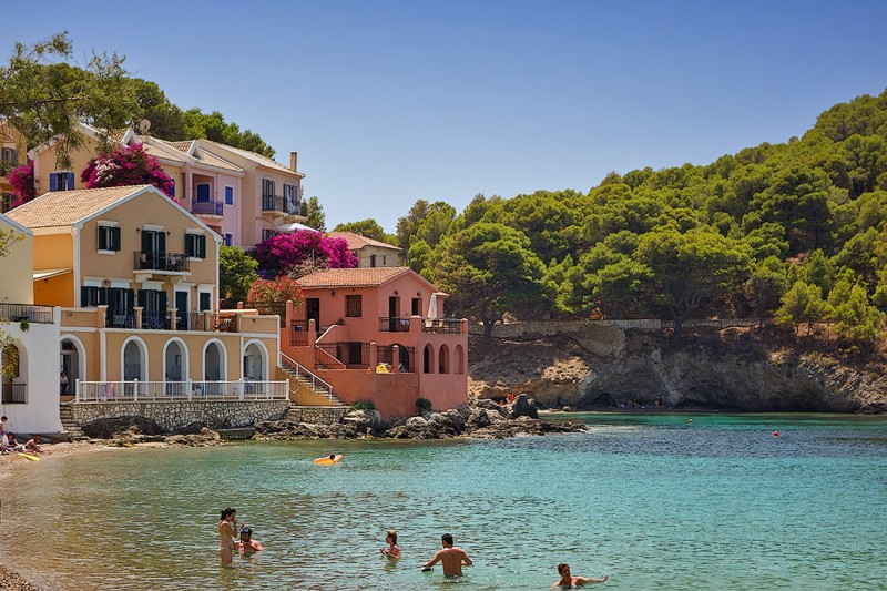Assos.jpg