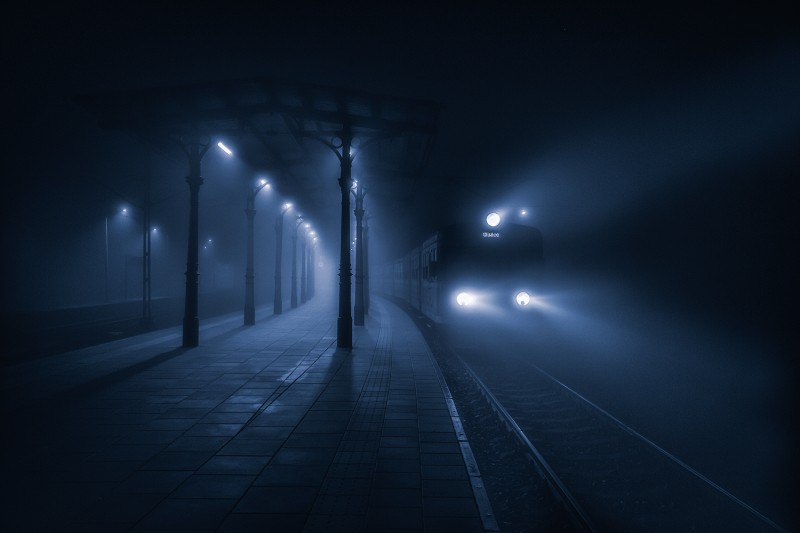 Last train - Pawel Uchorczak.jpg