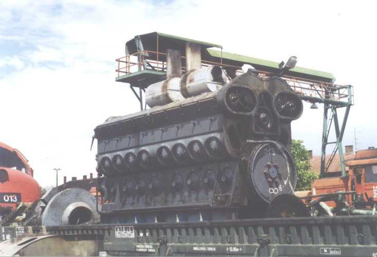 Ένας δίχρονος diesel για μηχανή τρένου.jpg