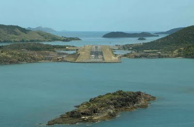 dangerous-runway-02.jpg