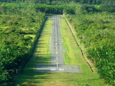 dangerous-runway-08.jpg