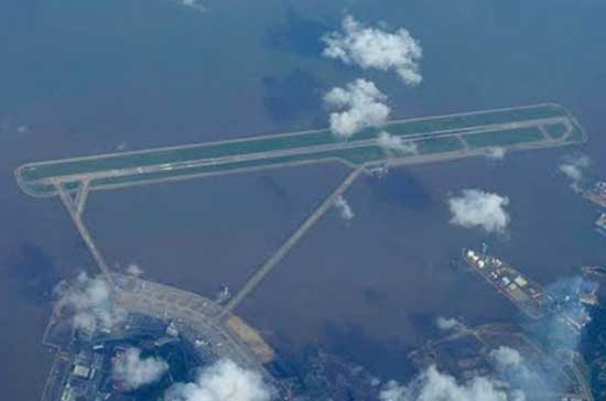 dangerous-runway-25.jpg