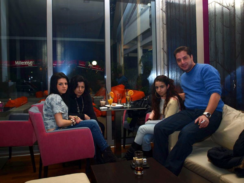 p1276770-web.jpg