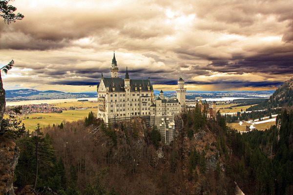 NEUSCHWANSTEIN_CASTLE_GERMANY2.jpg