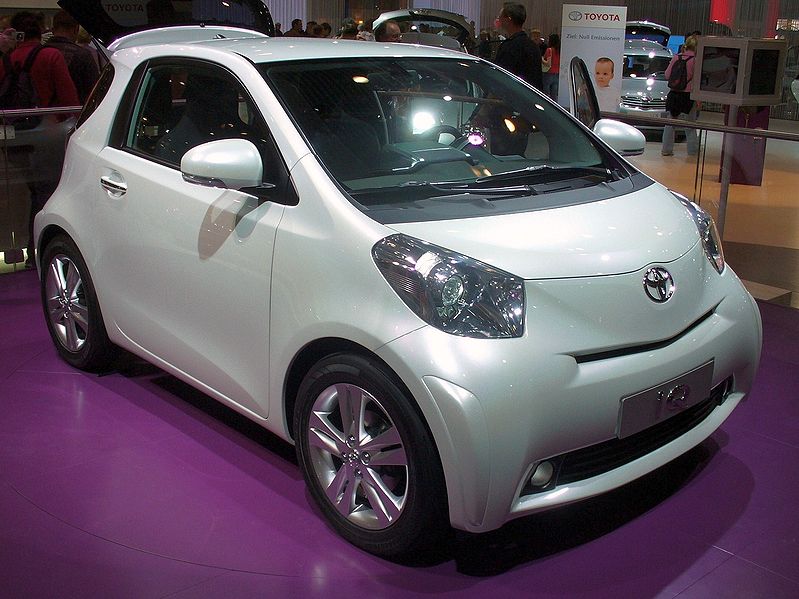 799px-Toyota_iQ.JPG