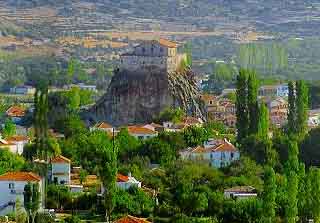 h_panagia_ths_petras1.jpg