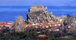 h_panagia_ths_petras2.jpg