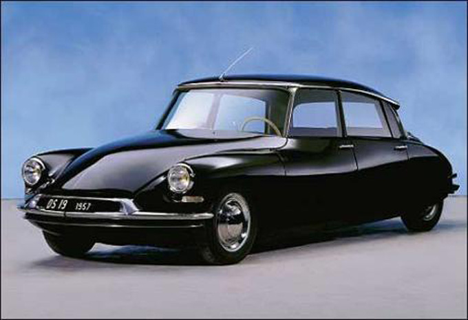 1955 Citroen DS.jpg