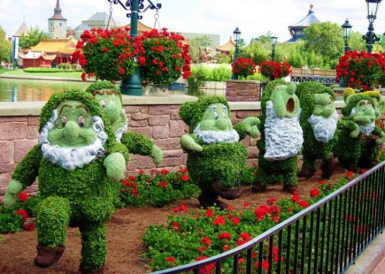 disney-characters-made-of-flowers-photos-06-550x391.jpg