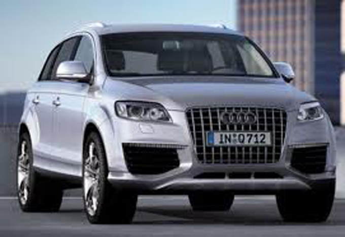 AUDI Q7 V-12.jpg