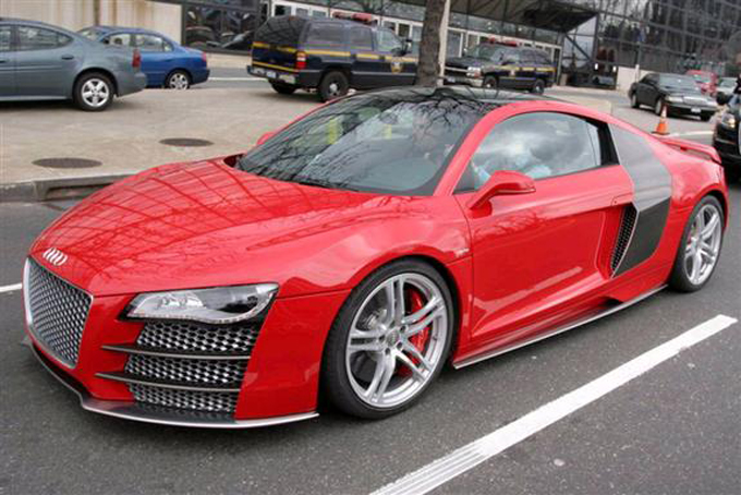 AUDI R8 V-12.jpg