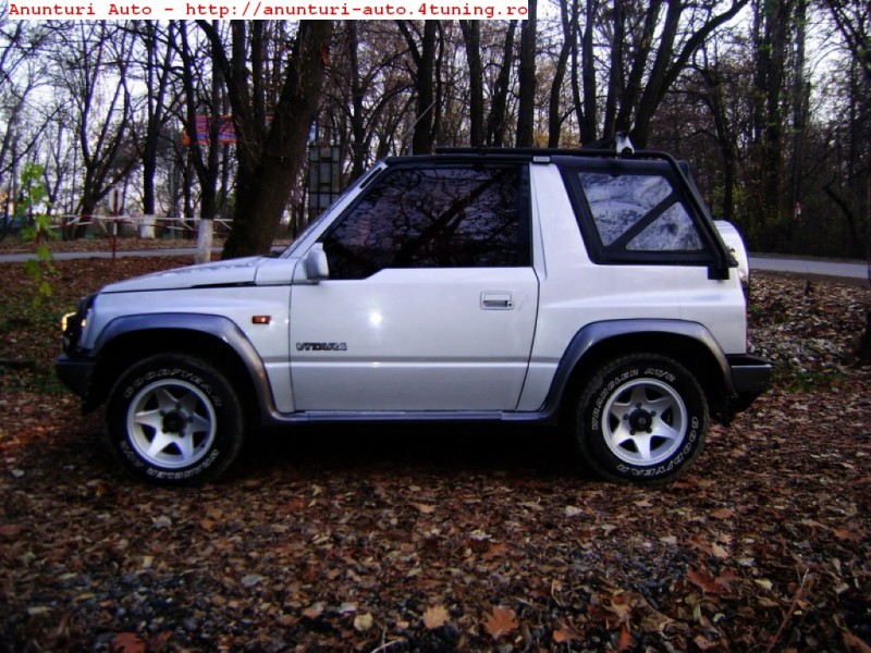 Suzuki-Vitara-cabrio-4x4.jpg