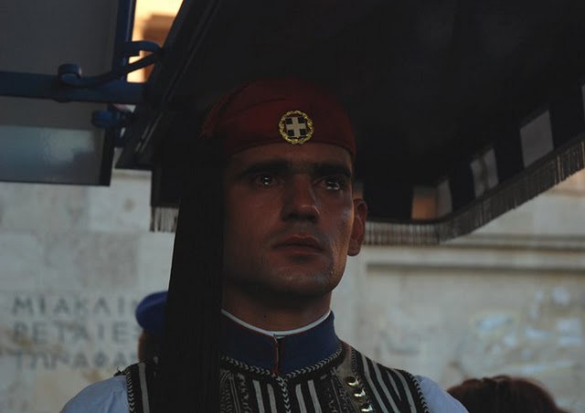 tromaktiko_euzonos_syntagma.jpg