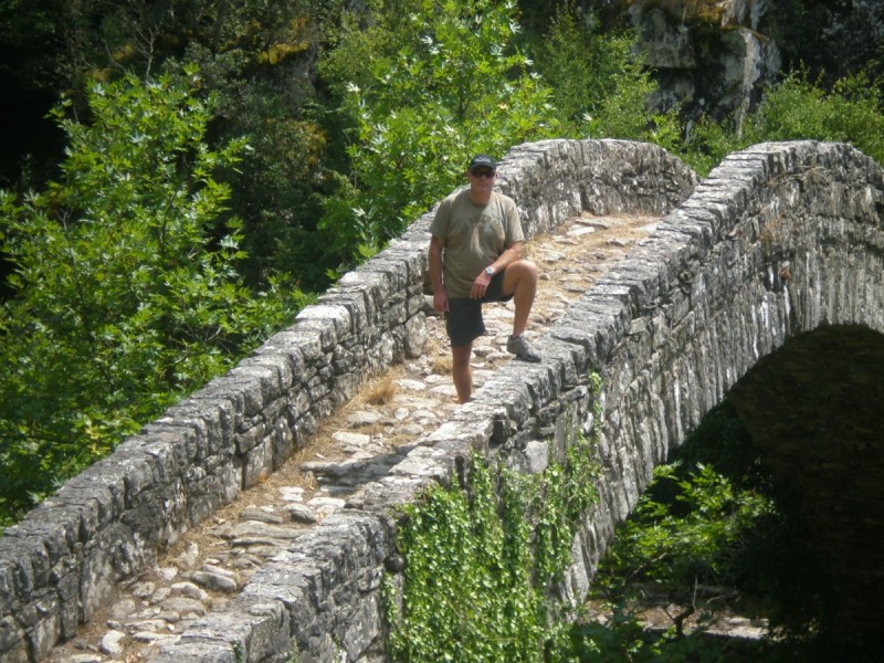 Γέφυρα έξω από τα Άγραφα.jpg