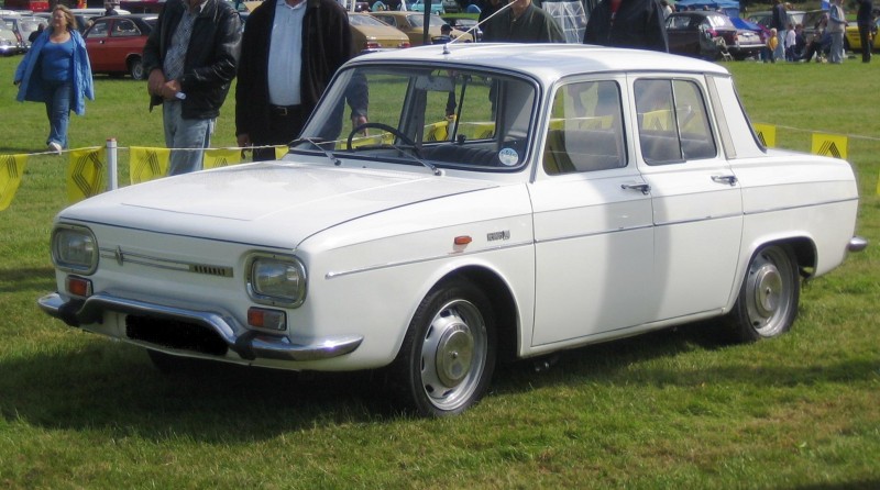 Renault_10_license_plate_1969_1970_in_Hertfordshire.jpg
