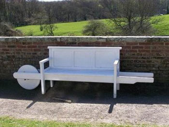 Bench_On_Wheels.jpg