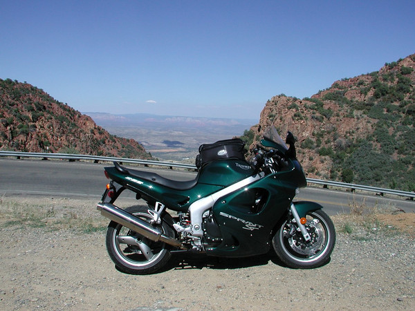 Triumph Sprint ST.jpg