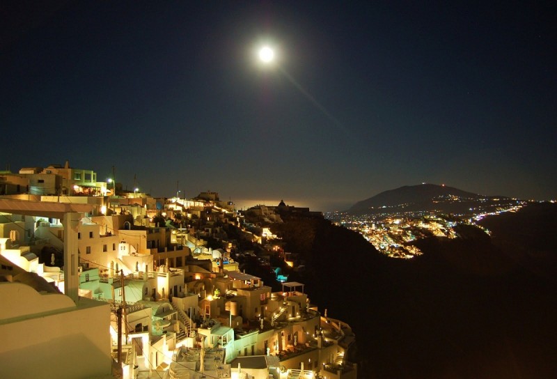Santo full moon .jpg