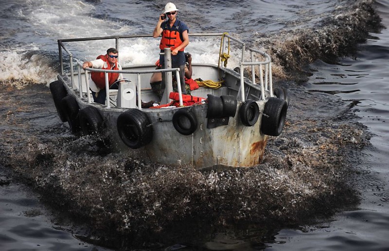 oil disaster 16-qpr.jpg