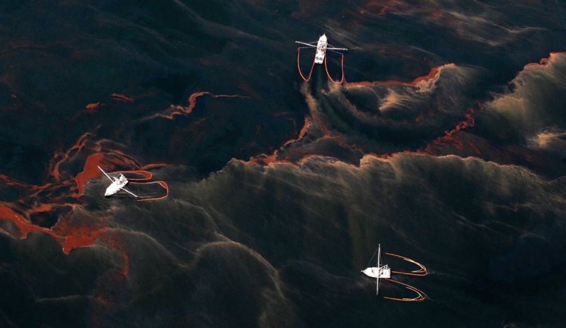 oil disaster 19-qpr.jpg