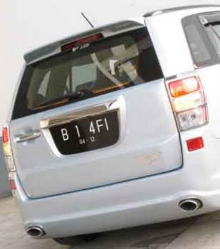 SUZUKI_GRAND_VITARA_2007-3 (706 x 800).jpg