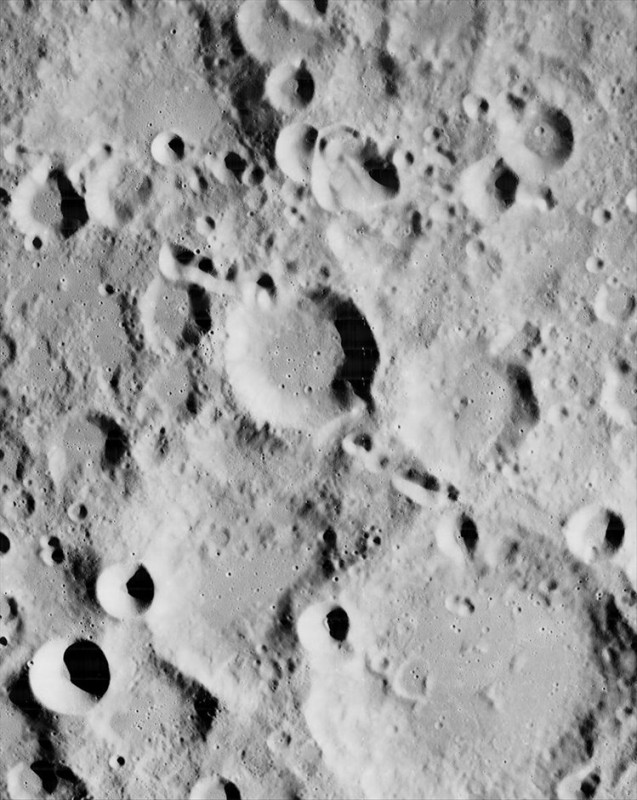9-xakers-diasozoun-fotografies-tis-selinis-apo-to-arxeio-tis-nasa.jpg