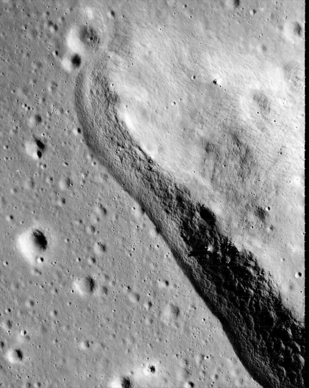 7-xakers-diasozoun-fotografies-tis-selinis-apo-to-arxeio-tis-nasa.jpg